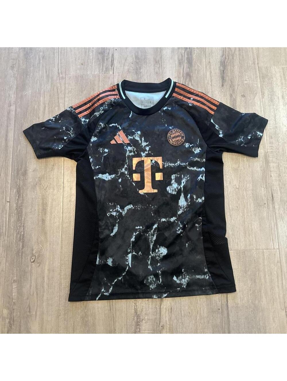 Adidas Men's Black and Multi Tshirt